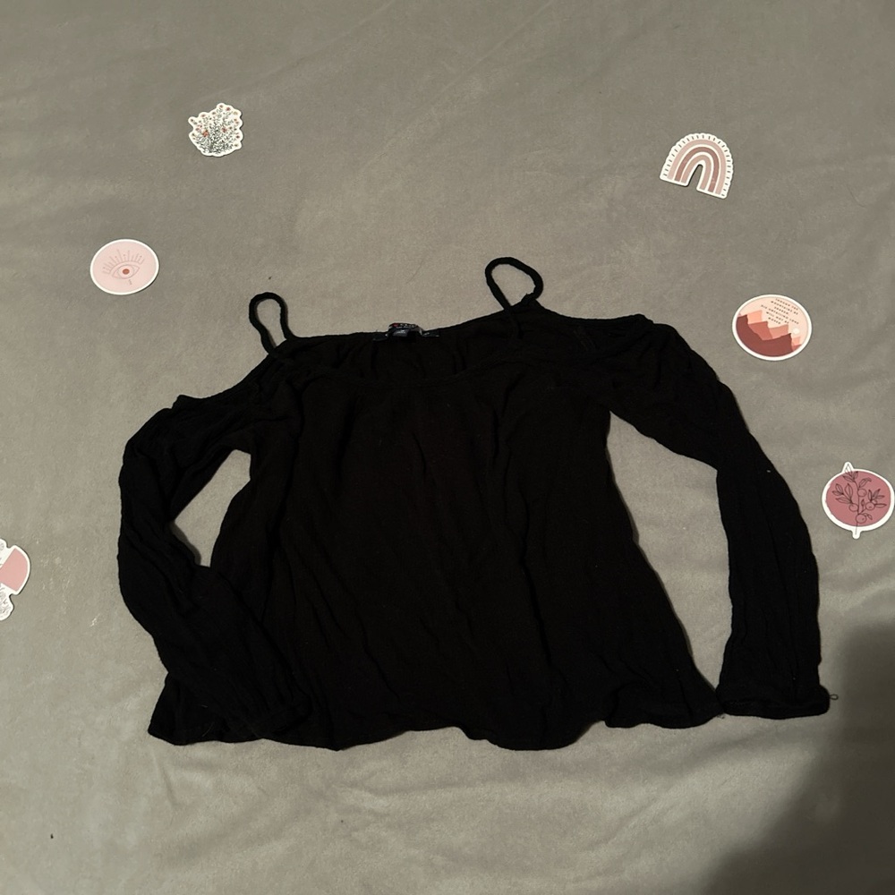 Black cold shoulder top with sleeves